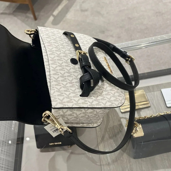 MICHAEL KORS Emilia Small Logo Crossbody Bag 35S2GU5C1B VANILLA/BLACK - Picture 10 of 11